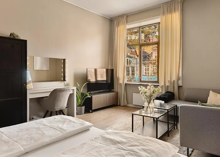 Floyen - Private With The Location In *